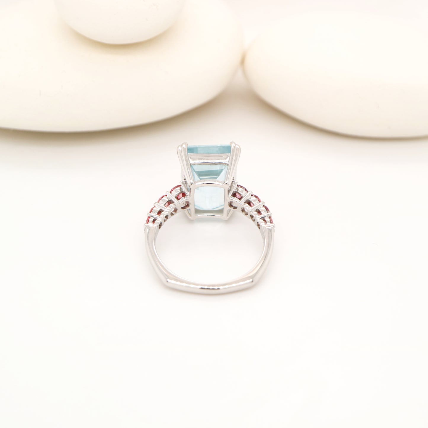 7.16ct Aquamarine with LG pink diamonds in platinum with Euro shank