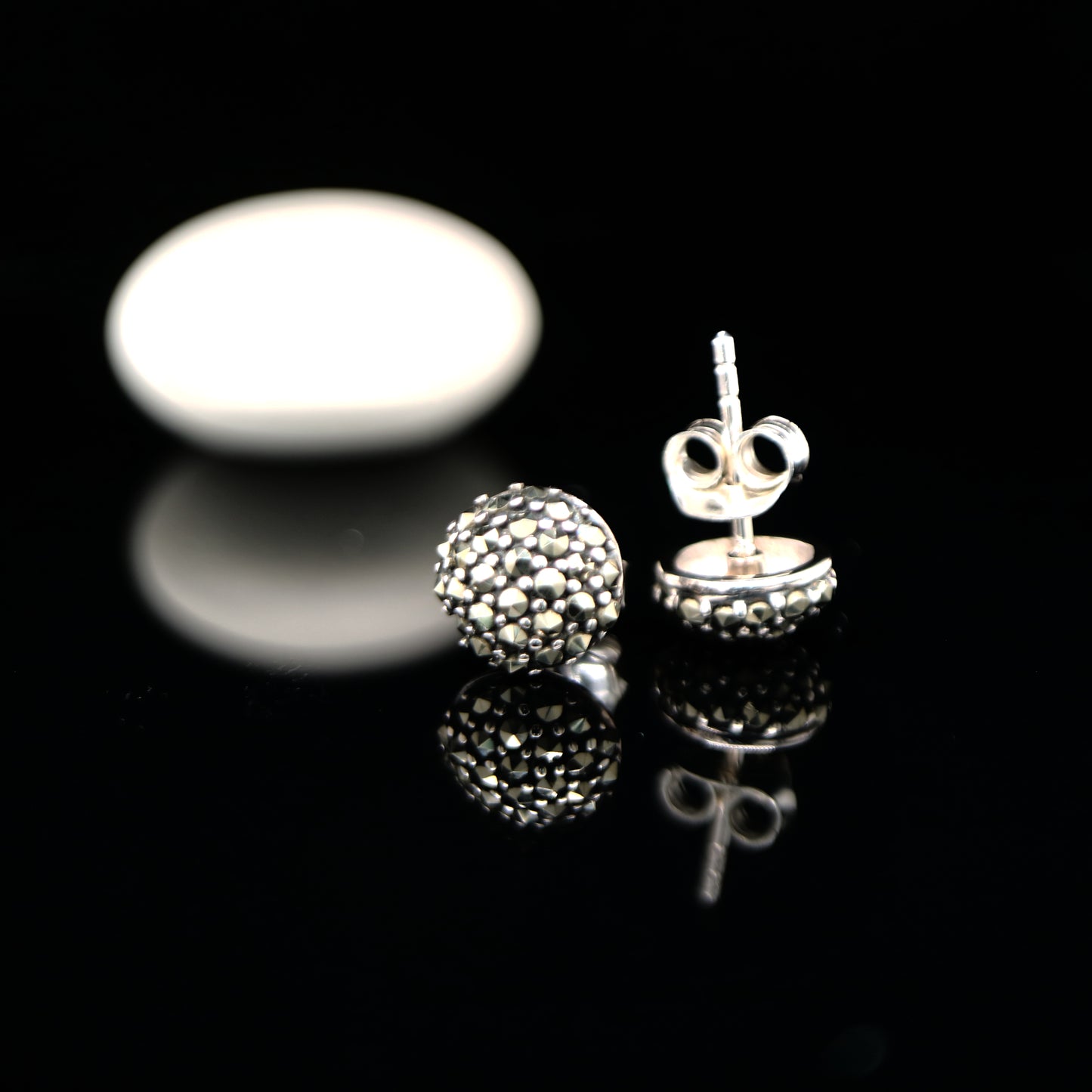 Round stud earrings in marcasite in sterling silver