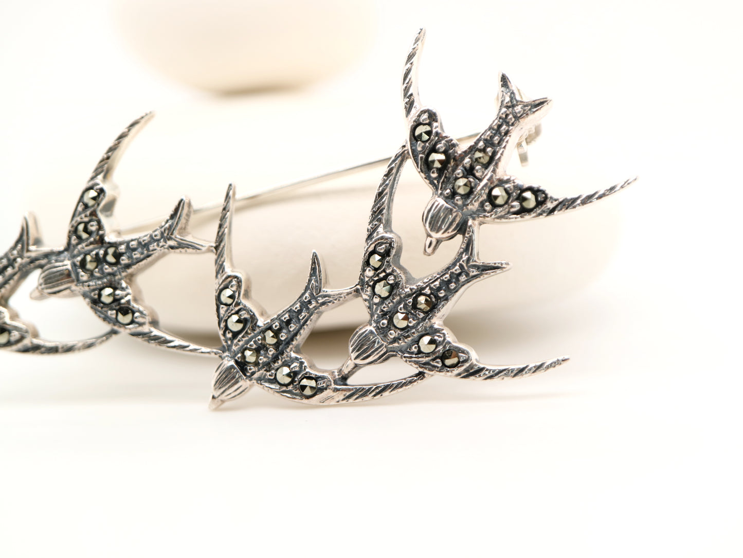 5 swallow brooch in sterling silver and marcasite
