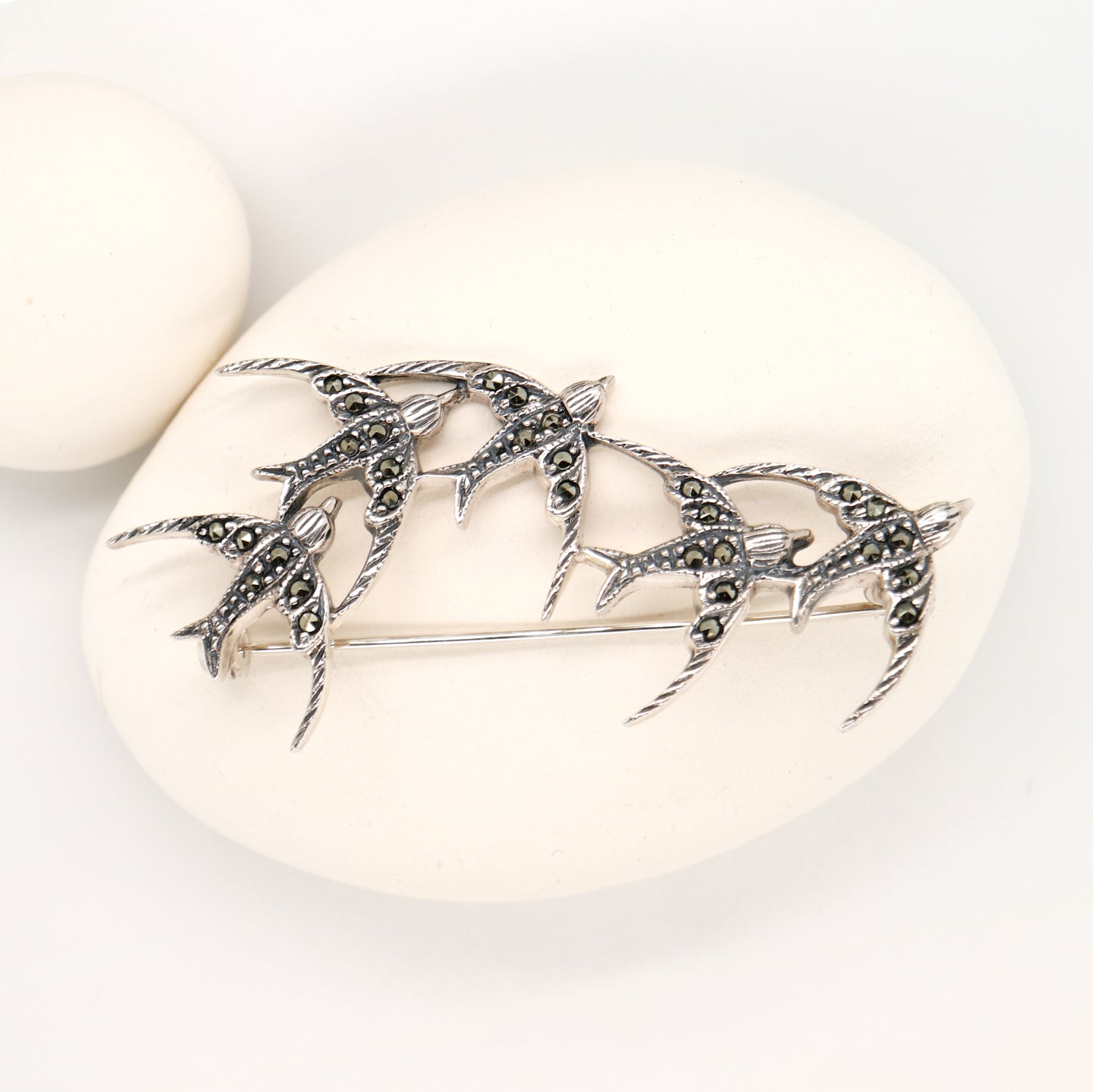 5 swallow brooch in sterling silver and marcasite