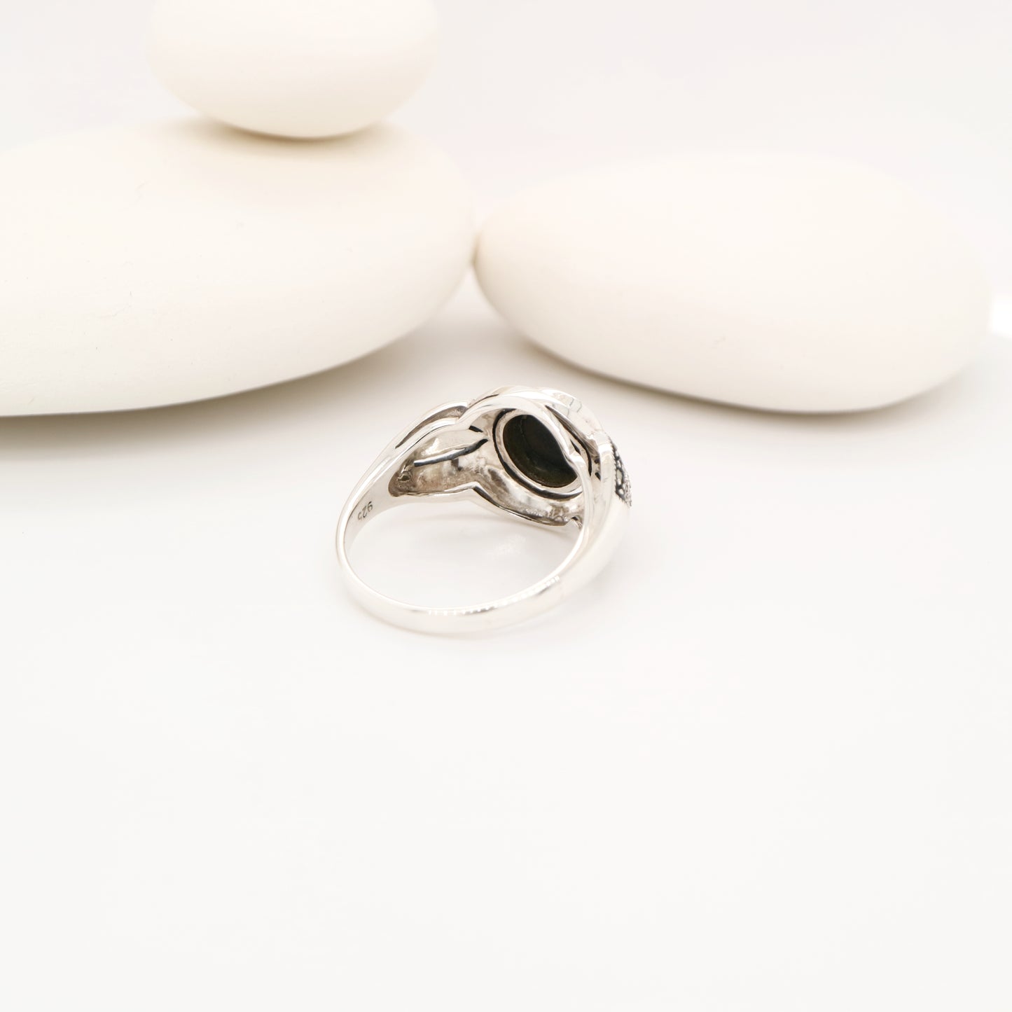 Marcasite and onyx ring in sterling silver