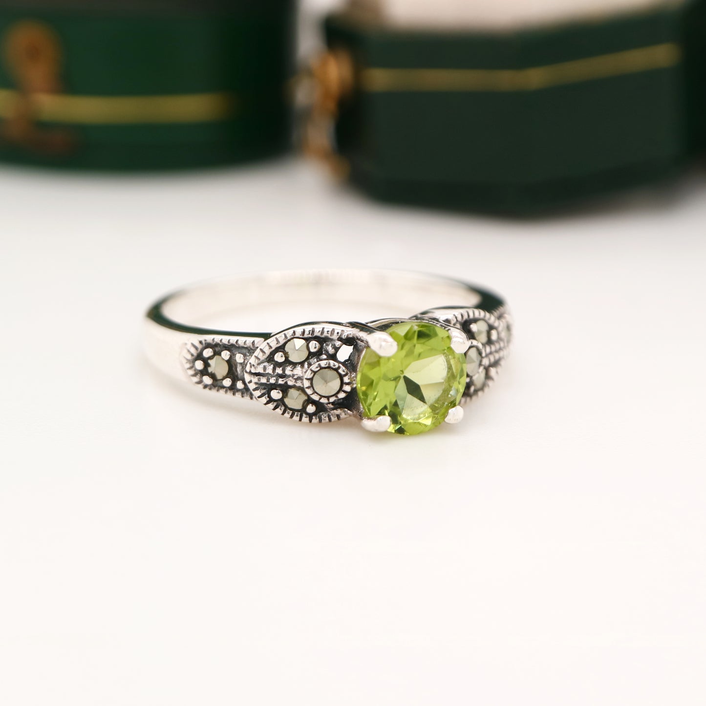 Art deco ring in peridot and marcasite in sterling silver