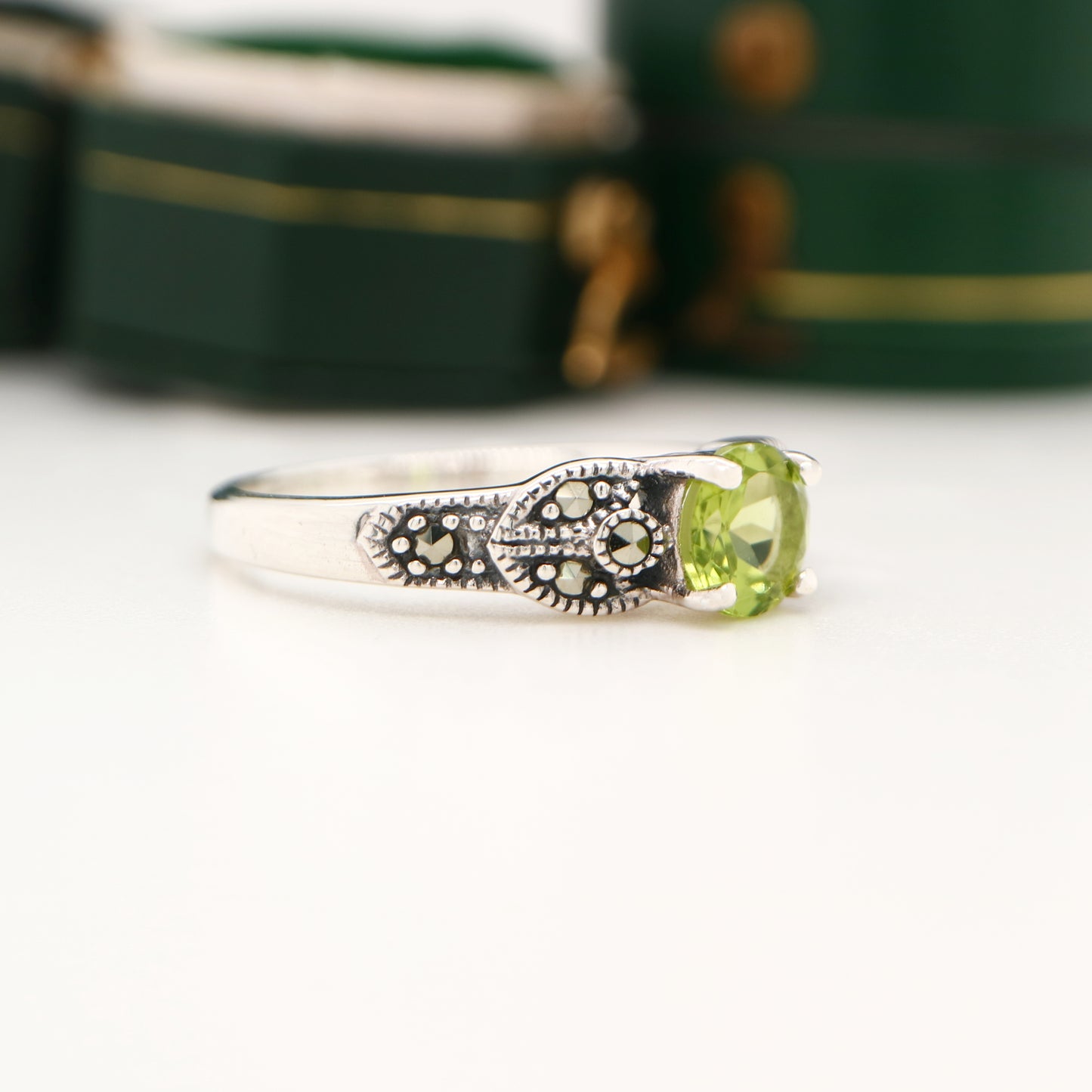Art deco ring in peridot and marcasite in sterling silver