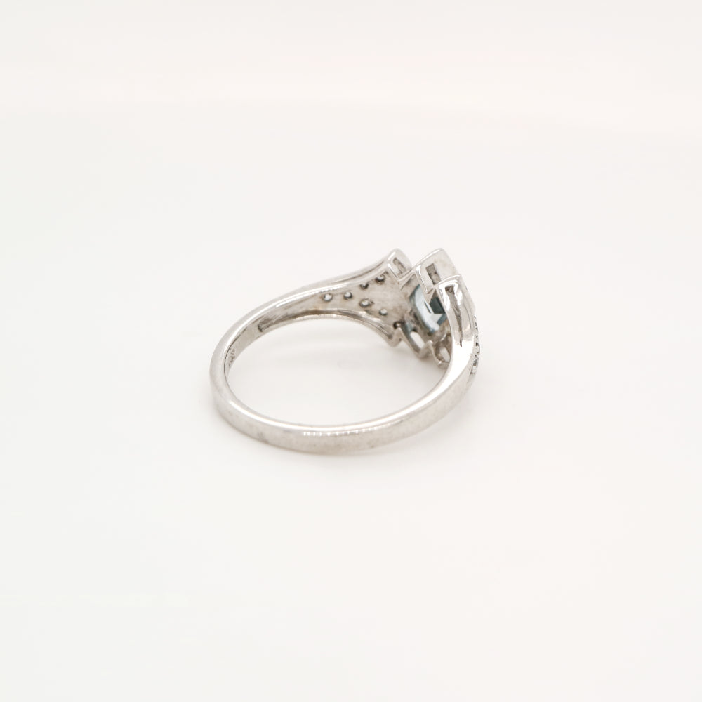 Diamond shape aquamarine with diamond in white gold