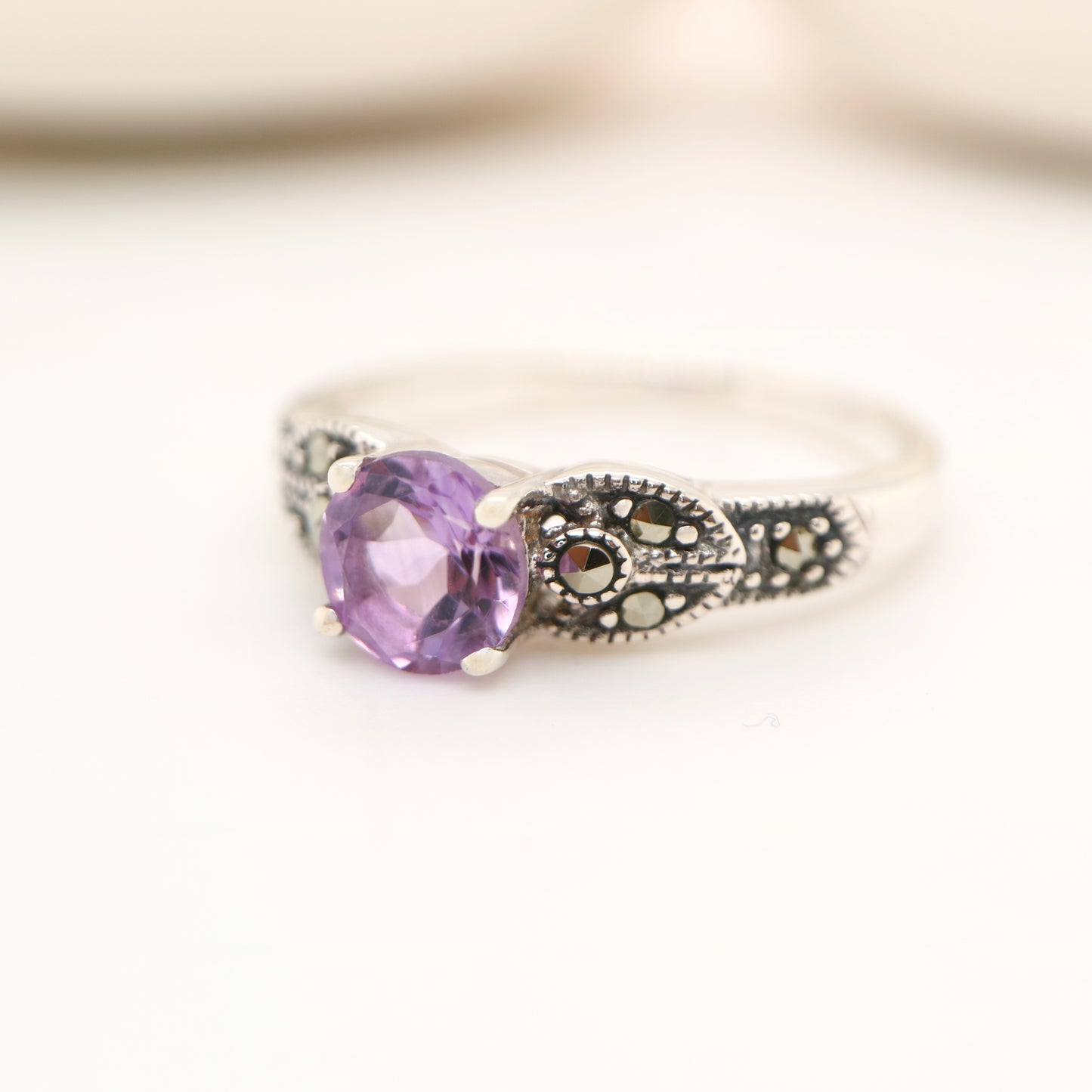 Art deco ring in amethyst and marcasite in sterling silver