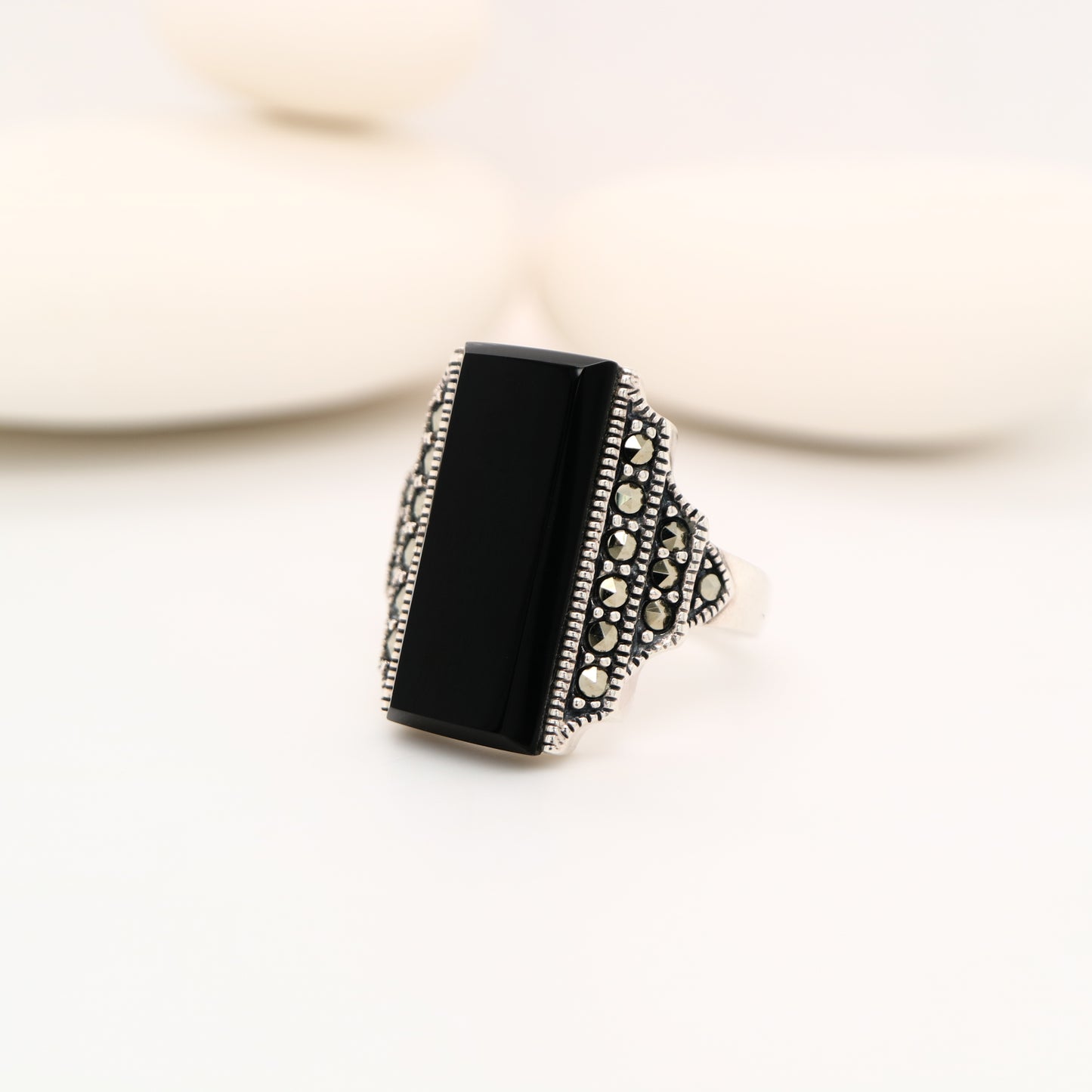 Art deco ring in black onyx, marcasite and sterling silver
