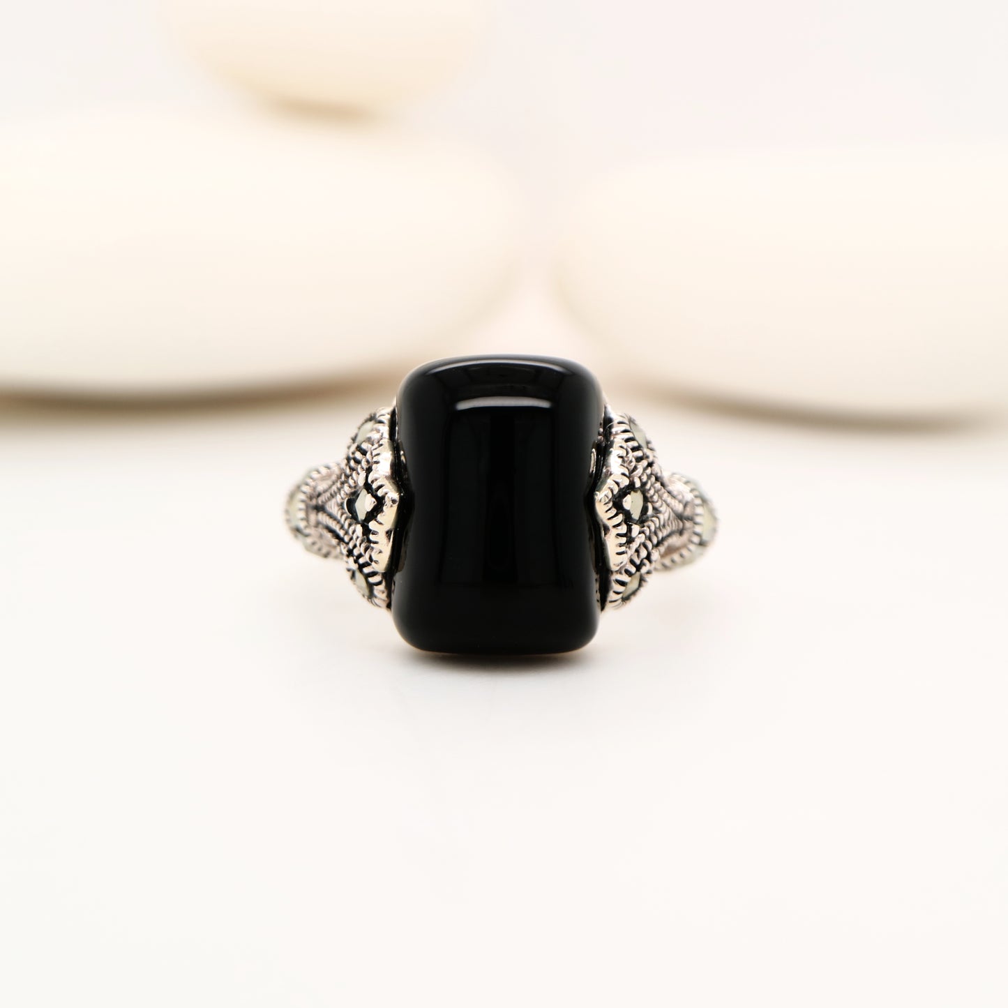 Art deco ring in black onyx, marcasite and sterling silver