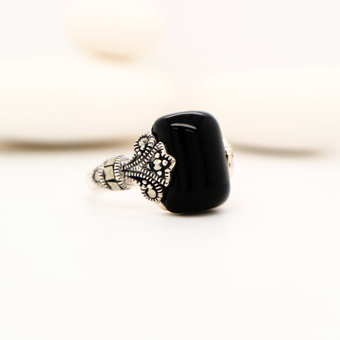 Art deco ring in black onyx, marcasite and sterling silver
