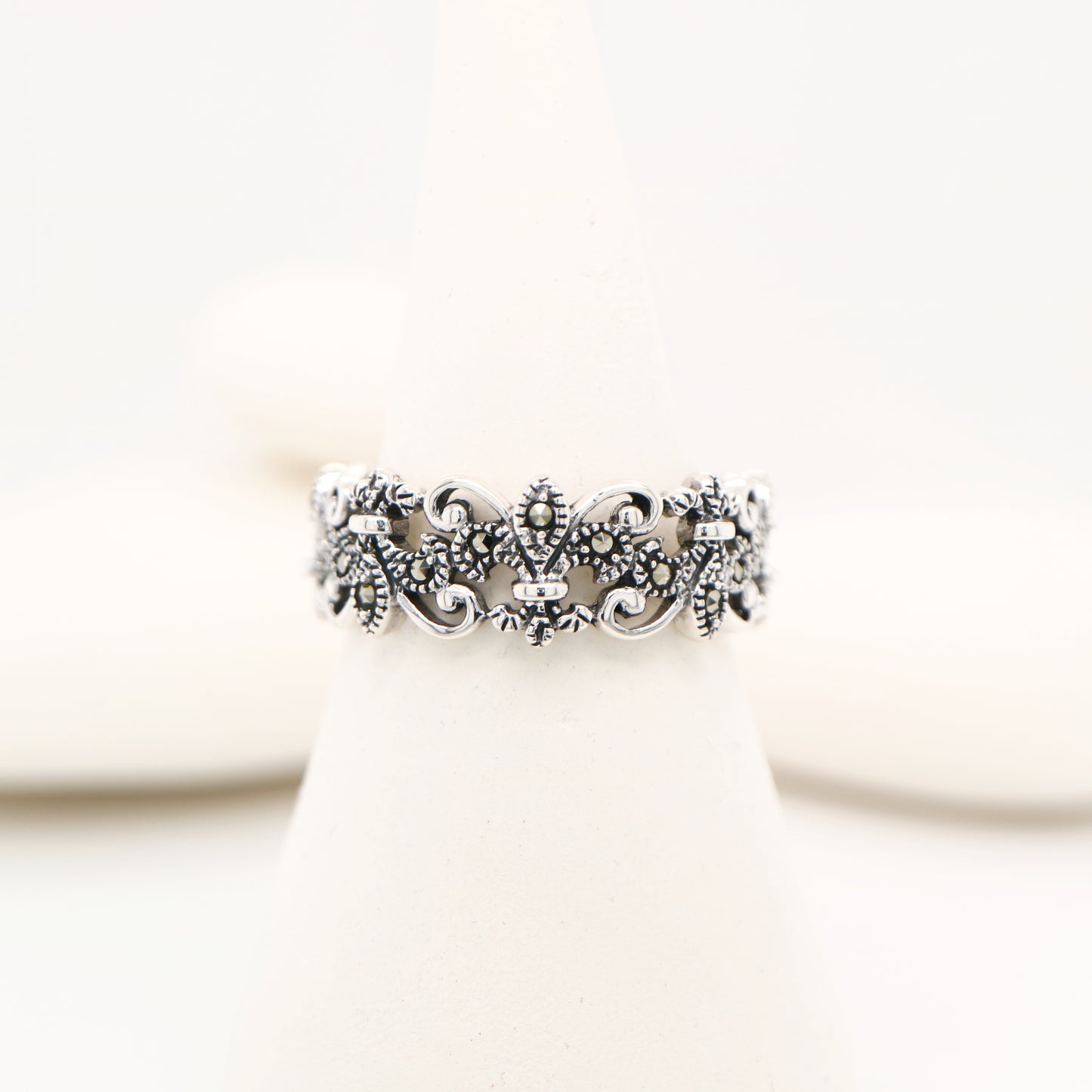 Fleur-de-lis ring in marcasite and sterling silver