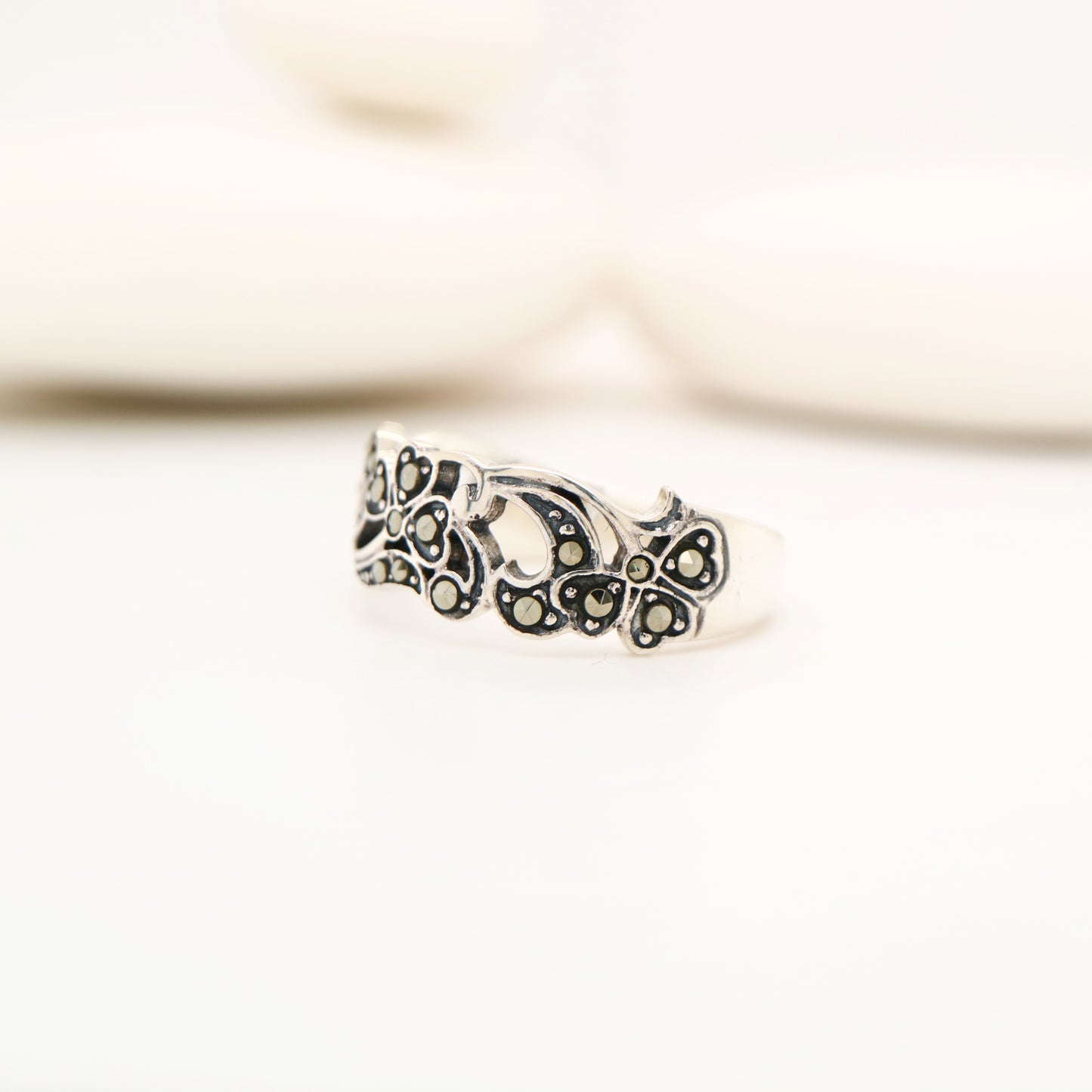 Clover patterned marcasite ring in sterling silver