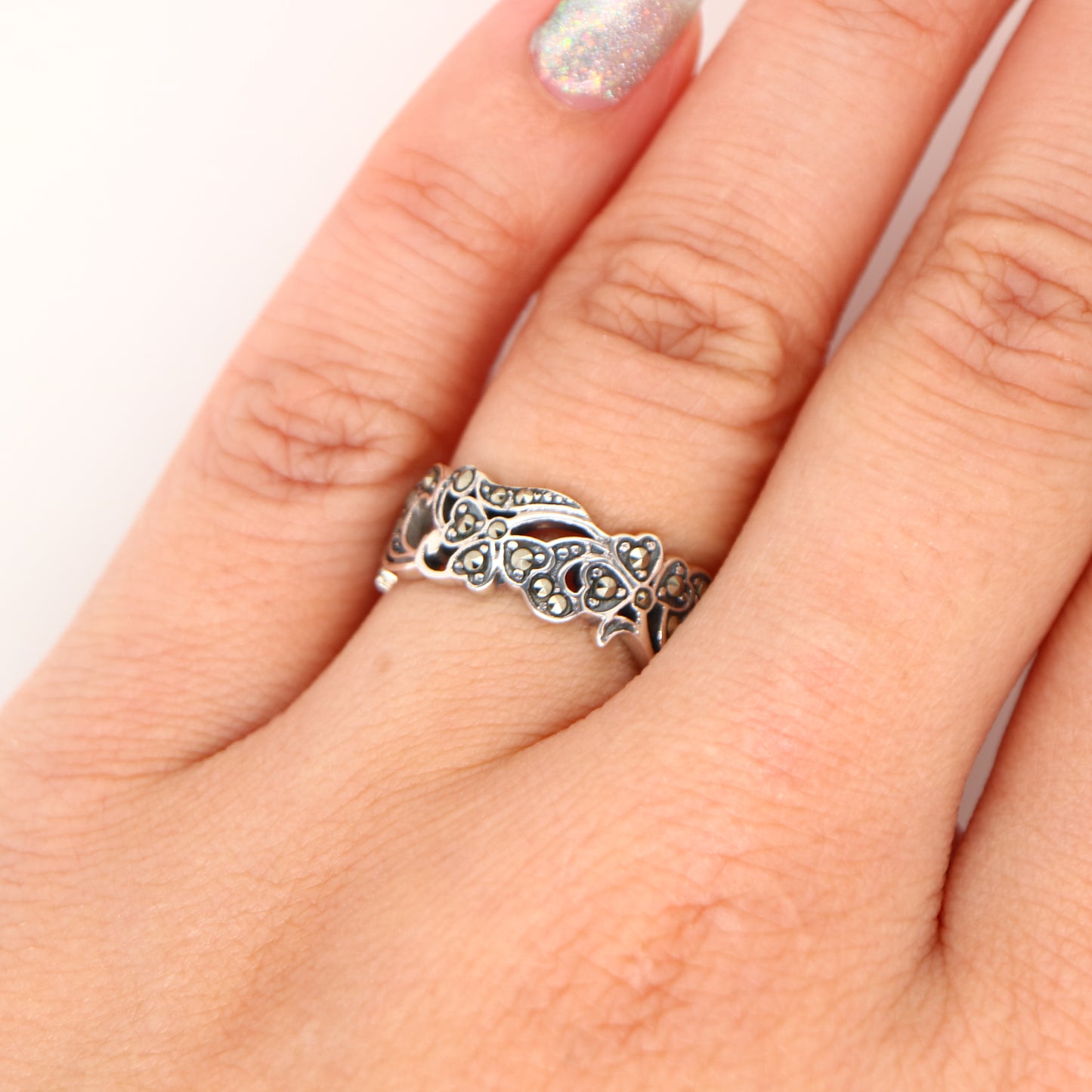 Clover patterned marcasite ring in sterling silver