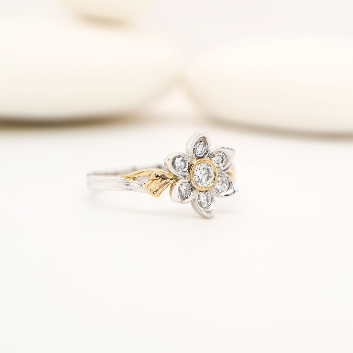 Aurelia Bloom diamond ring in yellow and white gold