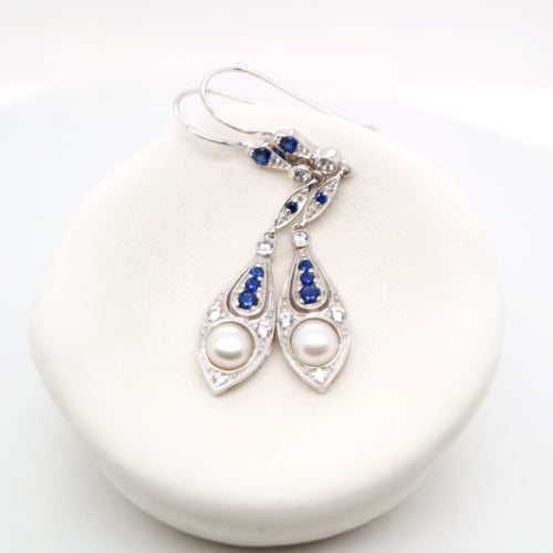 Dangle earrings with fresh water pearl, sapphire and diamond in 9k white gold