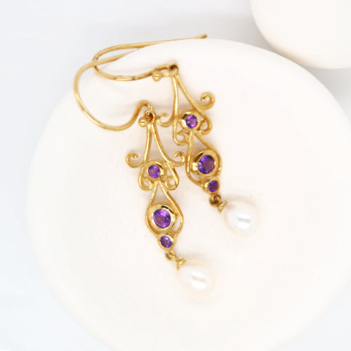 Vintage pearl drop earrings with Amethyst in yellow gold