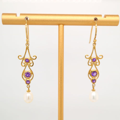 Vintage pearl drop earrings with Amethyst in yellow gold