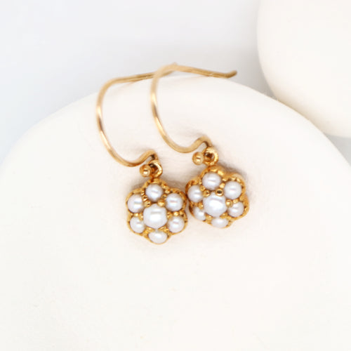 Daisy hook earrings with freshwater pearls in 9k yellow gold