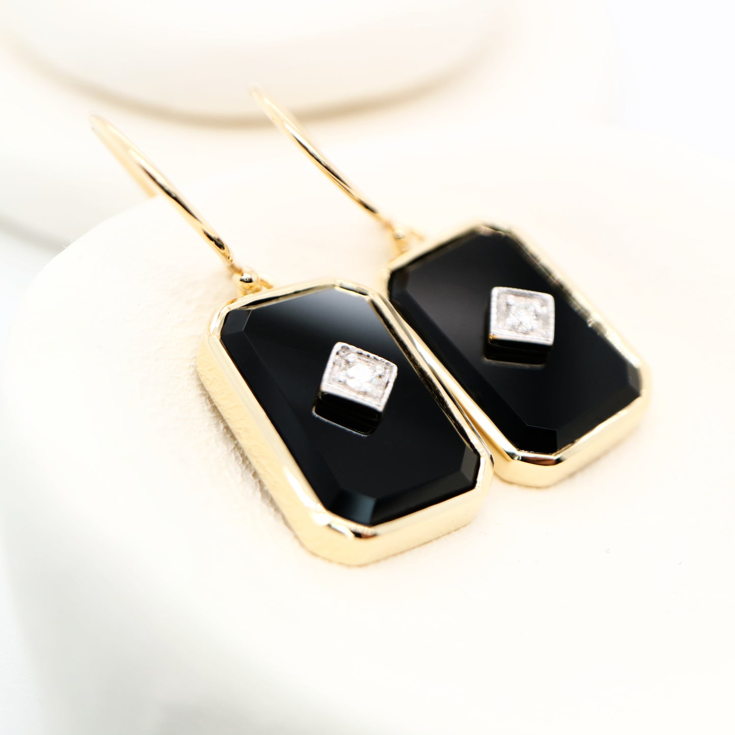 Square onyx with diamond earrings in 9k yellow gold