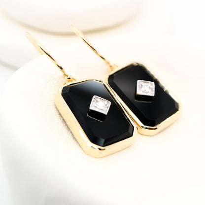 Square onyx with diamond earrings in 9k yellow gold