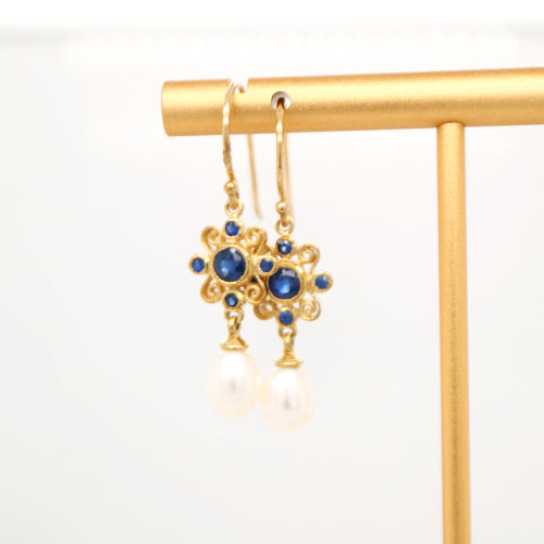 Floral Dangle earrings with Sapphire and pearl in Yellow gold