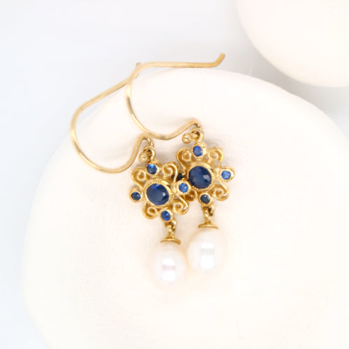 Floral Dangle earrings with Sapphire and pearl in Yellow gold