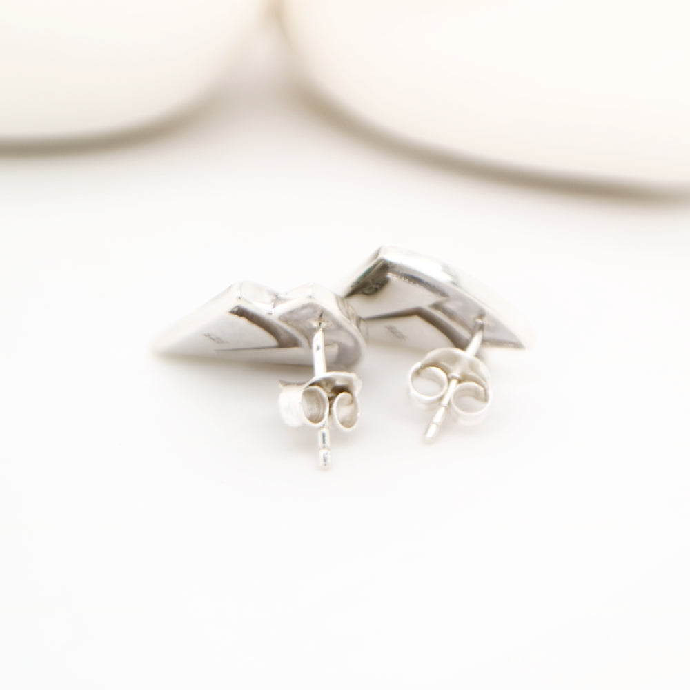 Art deco triangle stud earring with onyx and carnelian in sterling silver with marcasite