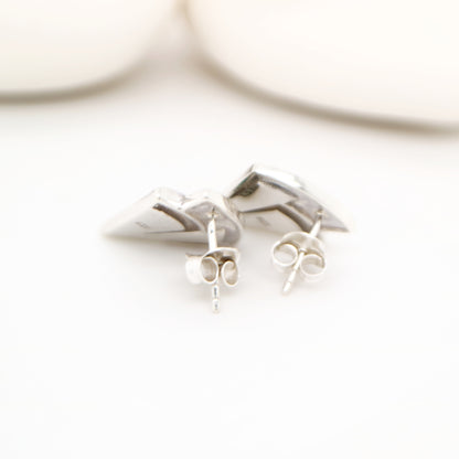 Art deco triangle stud earring with onyx and carnelian in sterling silver with marcasite