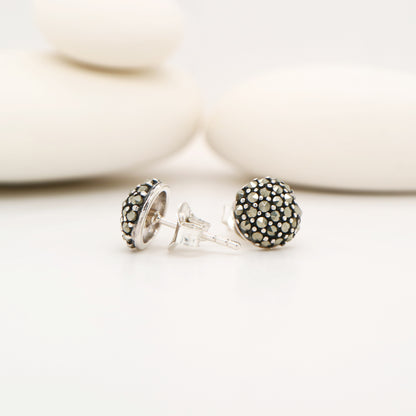 Round stud earrings in marcasite in sterling silver