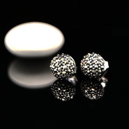 Round stud earrings in marcasite in sterling silver