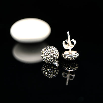 Round stud earrings in marcasite in sterling silver