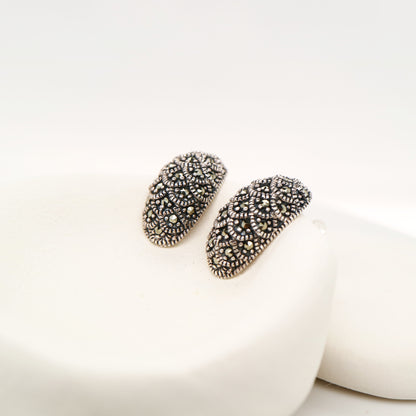 Scale pattern marcasite earring in silver