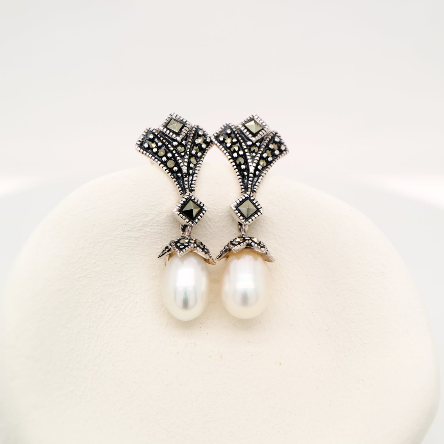 Art deco drop earrings in pearl, marcasite in sterling silver