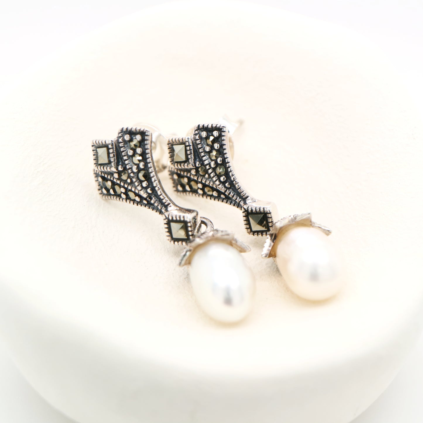 Art deco drop earrings in pearl, marcasite in sterling silver