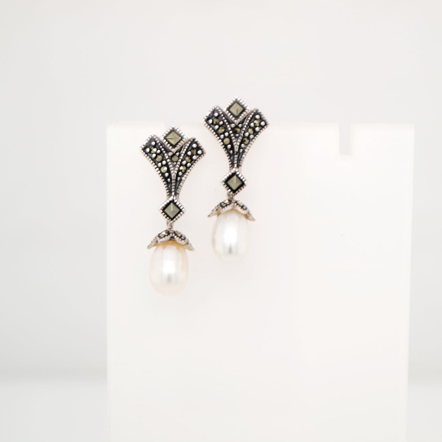 Art deco drop earrings in pearl, marcasite in sterling silver