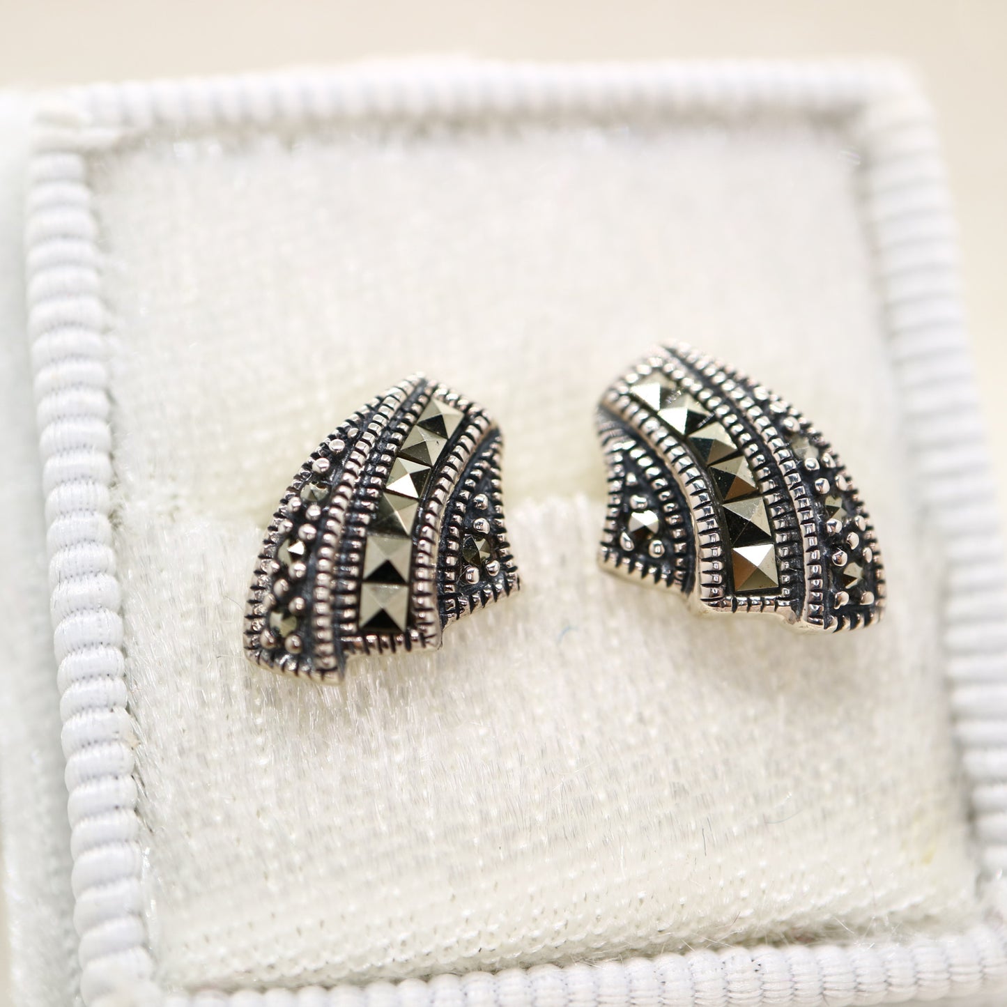 Art deco seashell earring with marcasite in sterling silver