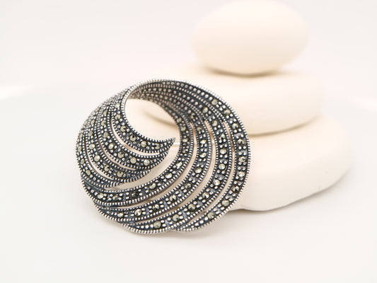 Multiband marcasite brooch in silver