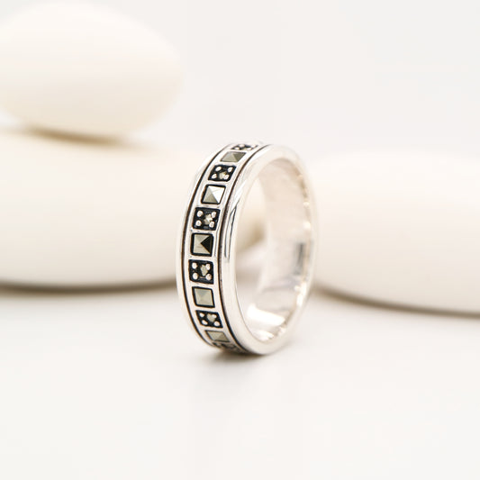 Alternating marcasite band in sterling silver