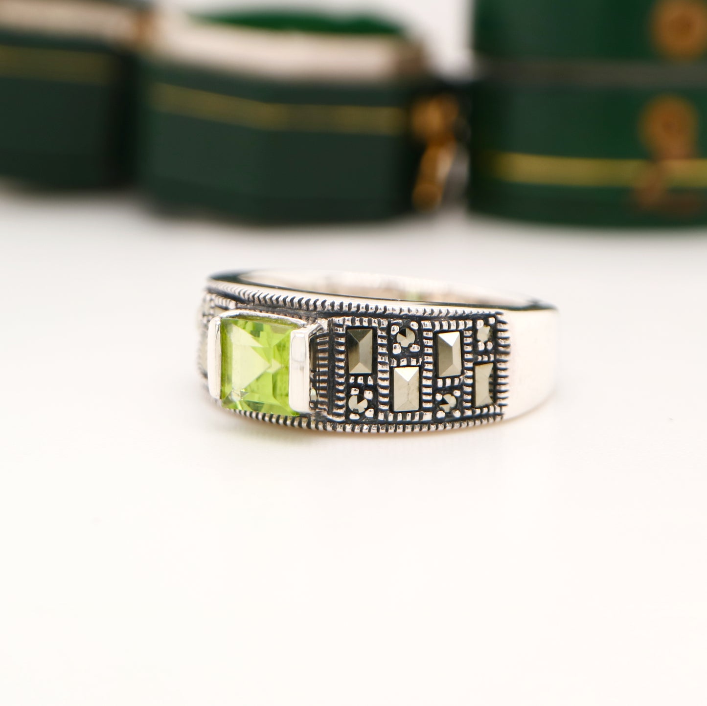 Marcasite band with peridot in sterling silver