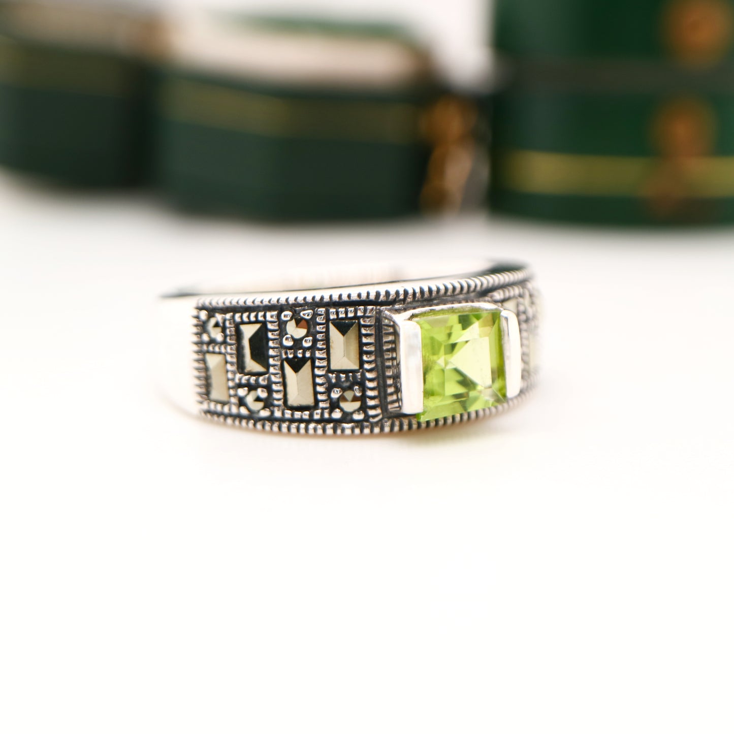 Marcasite band with peridot in sterling silver
