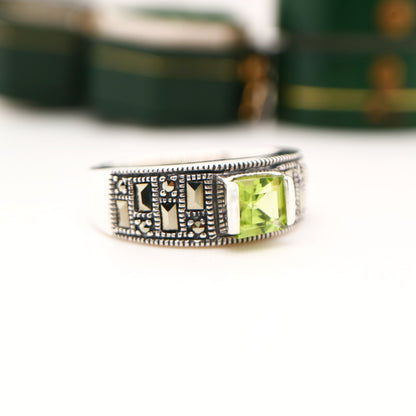 Marcasite band with peridot in sterling silver