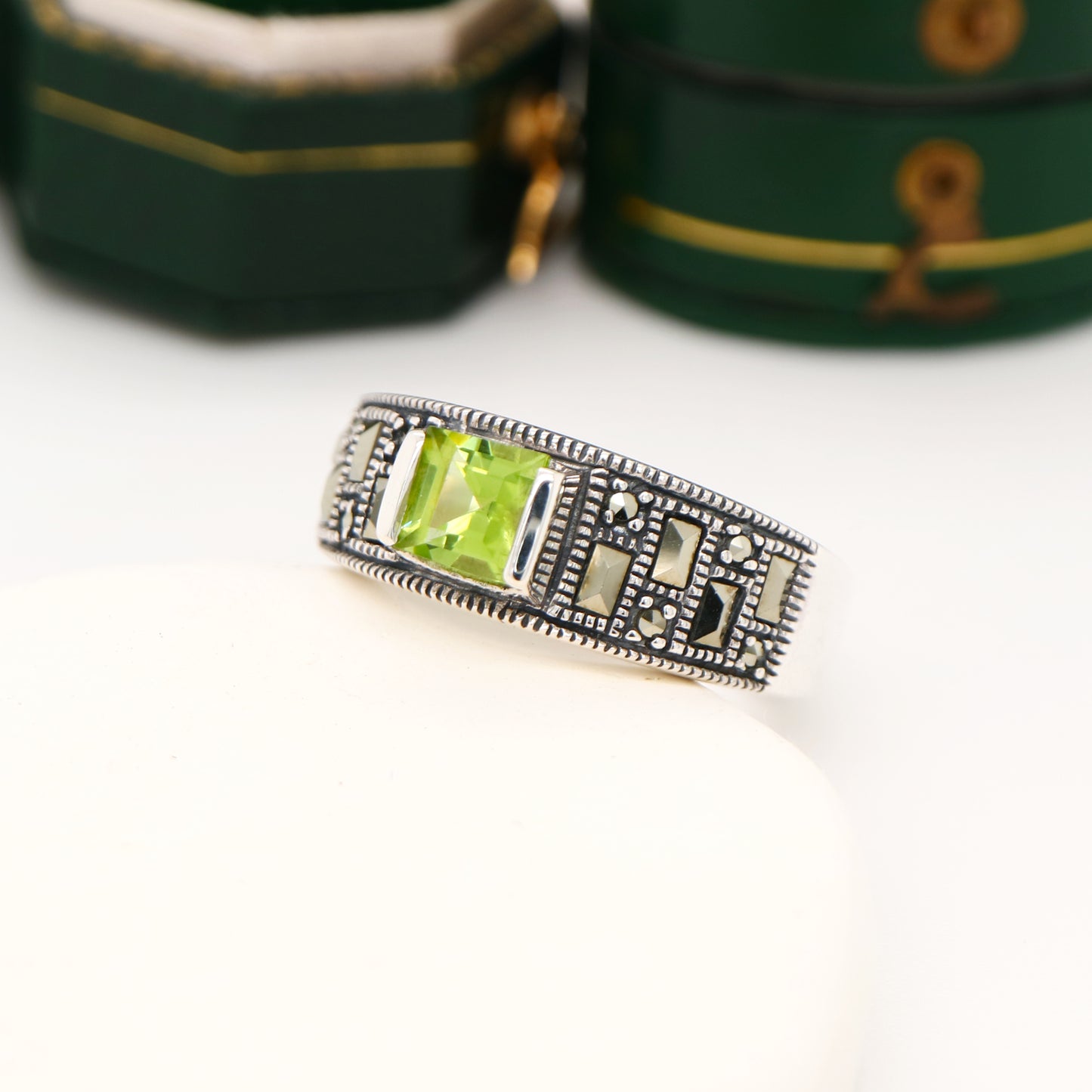 Marcasite band with peridot in sterling silver