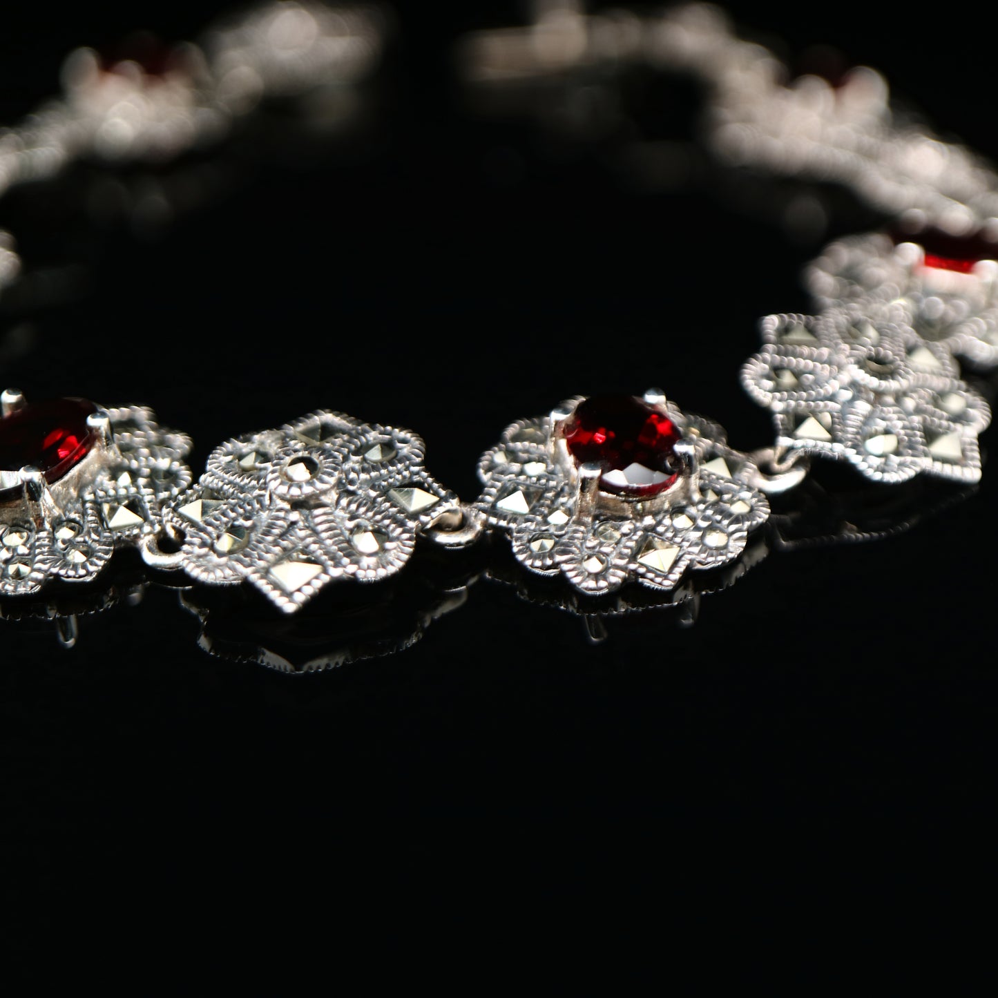 Art deco bracelet with garnet and marcasite in sterling silver