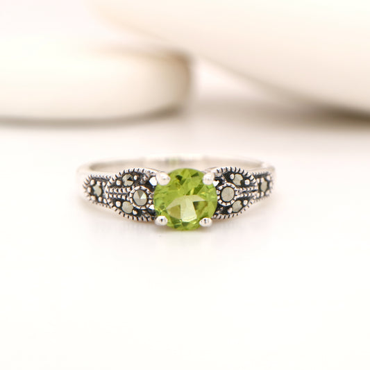 Art deco ring in peridot and marcasite in sterling silver