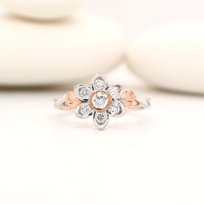 Aurelia Bloom diamond ring in rose and white gold