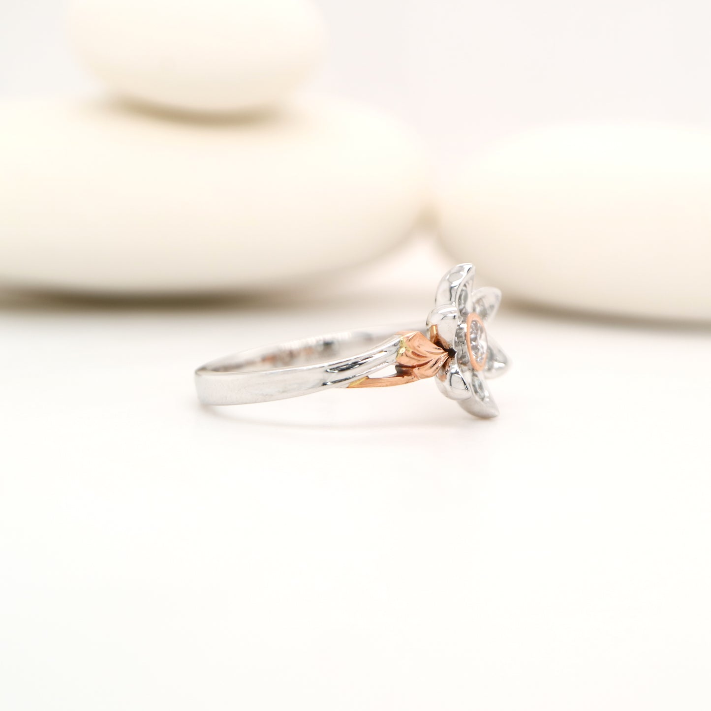 Aurelia Bloom diamond ring in rose and white gold