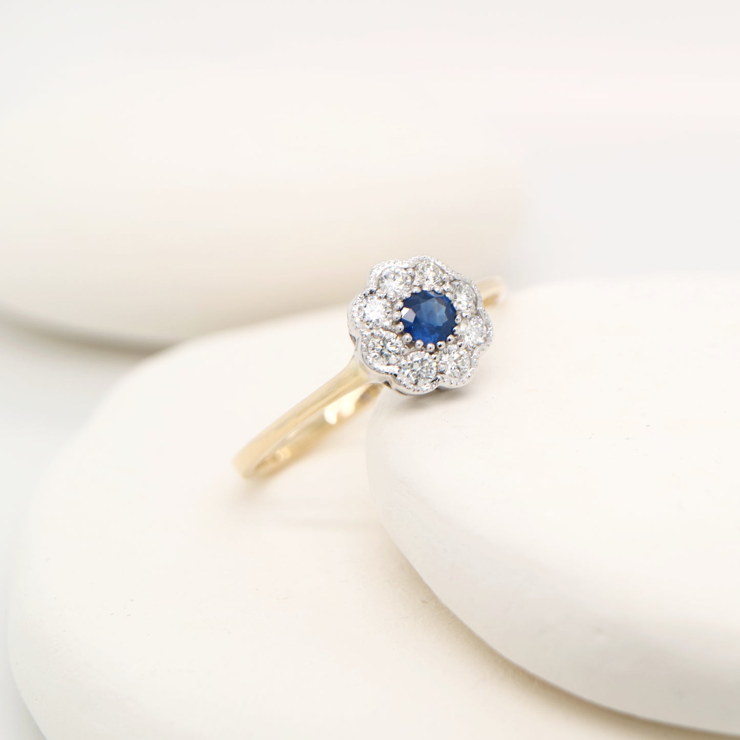 Dainty daisy ring with natural sapphire and diamond in 9k twin gold