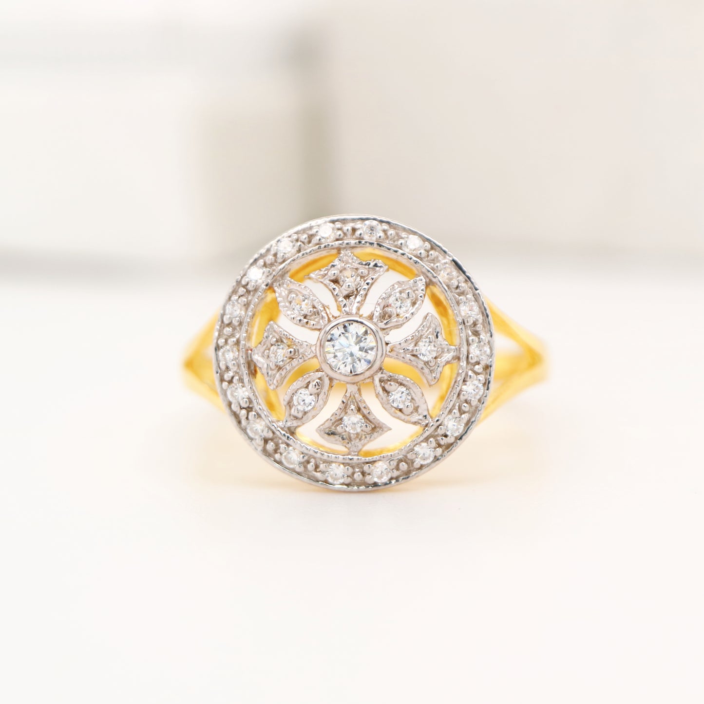 Vintage art deco twin gold and natural diamond ring