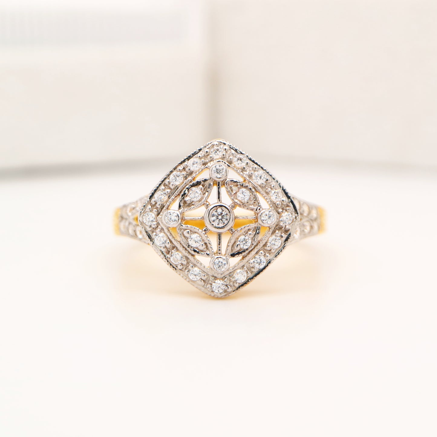 Vintage art deco twin gold and natural diamond ring with engraved band