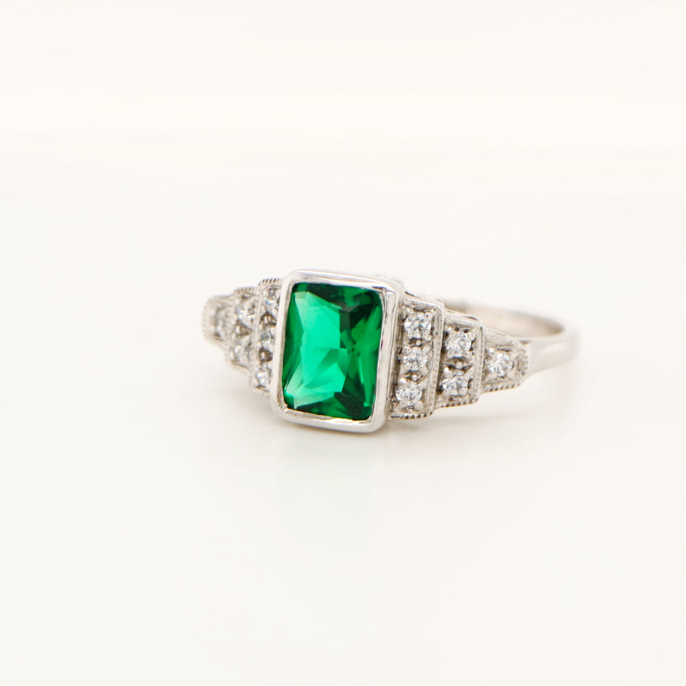 Art deco emerald ring and diamond in white gold