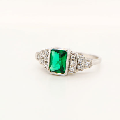 Art deco emerald ring and diamond in white gold