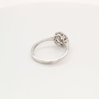 Daisy diamond ring in white gold